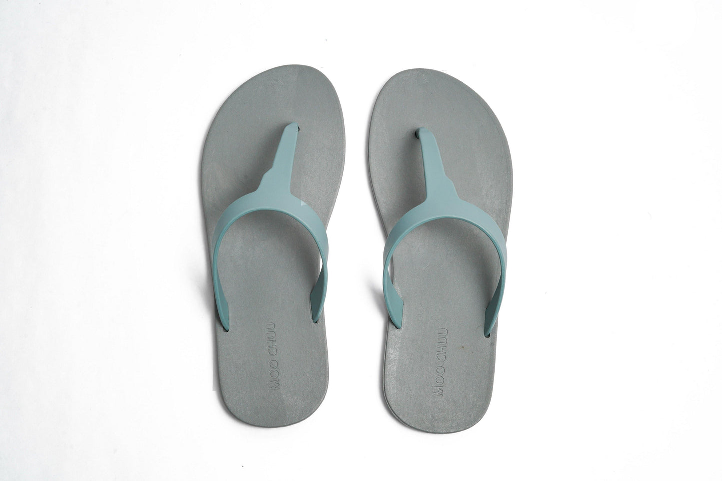 THONGS SEMELLE GRISE ET LANIÈRE GRISE