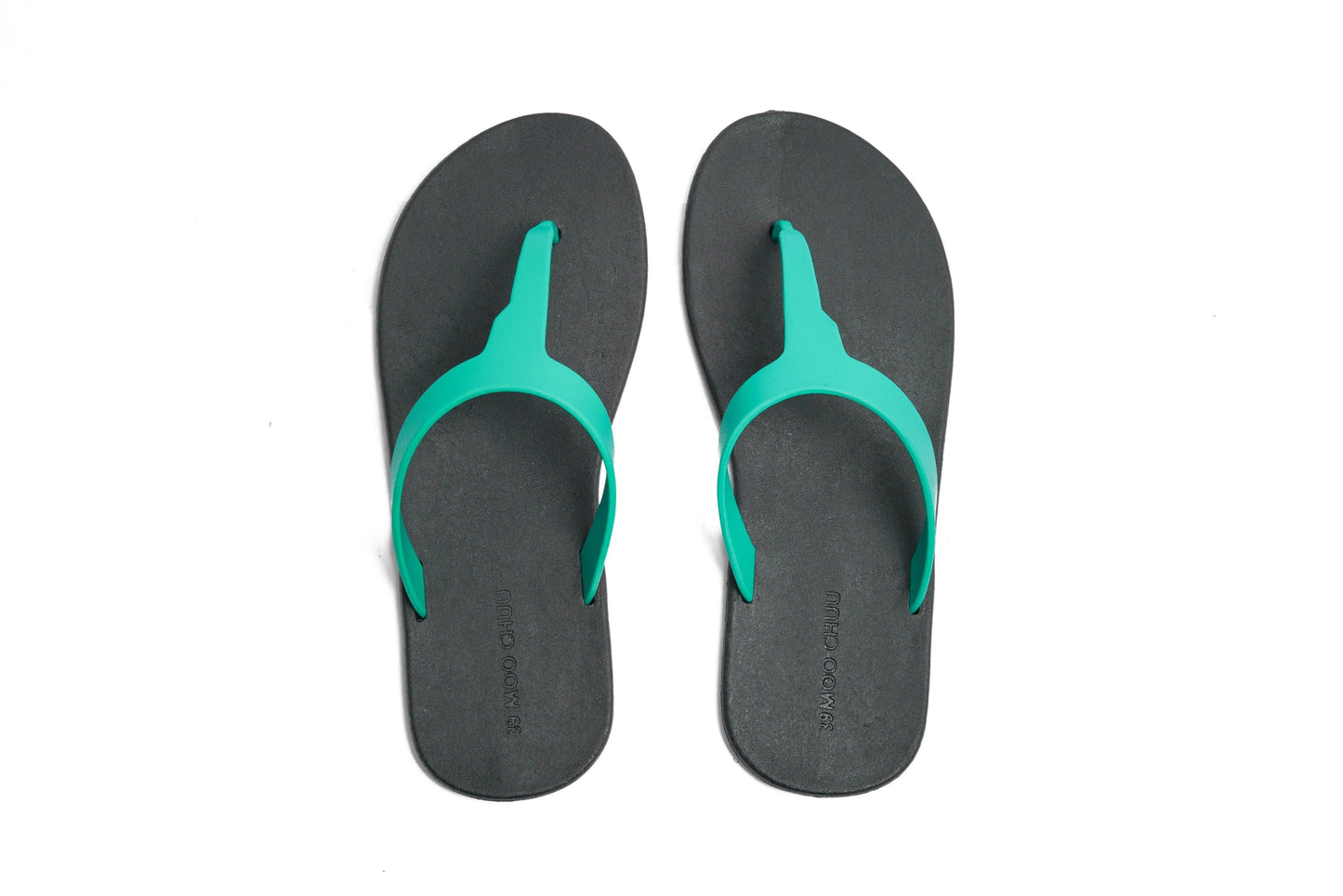 THONGS SEMELLE NOIR ET LANIÈRE VERTE