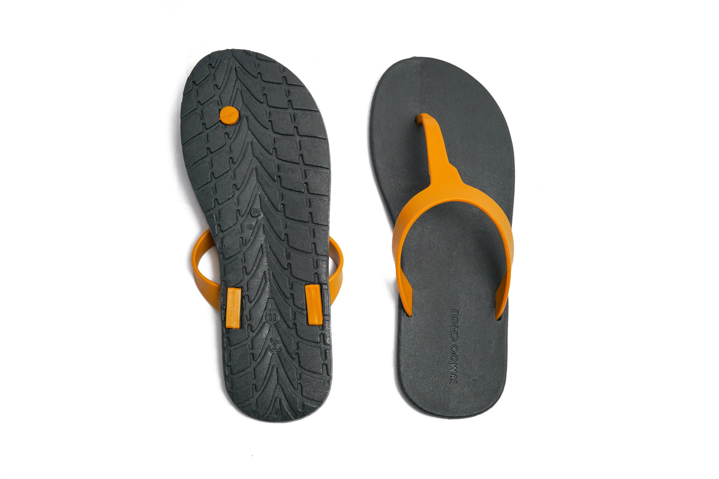 THONGS SEMELLE NOIR ET LANIÈRE CARAMEL