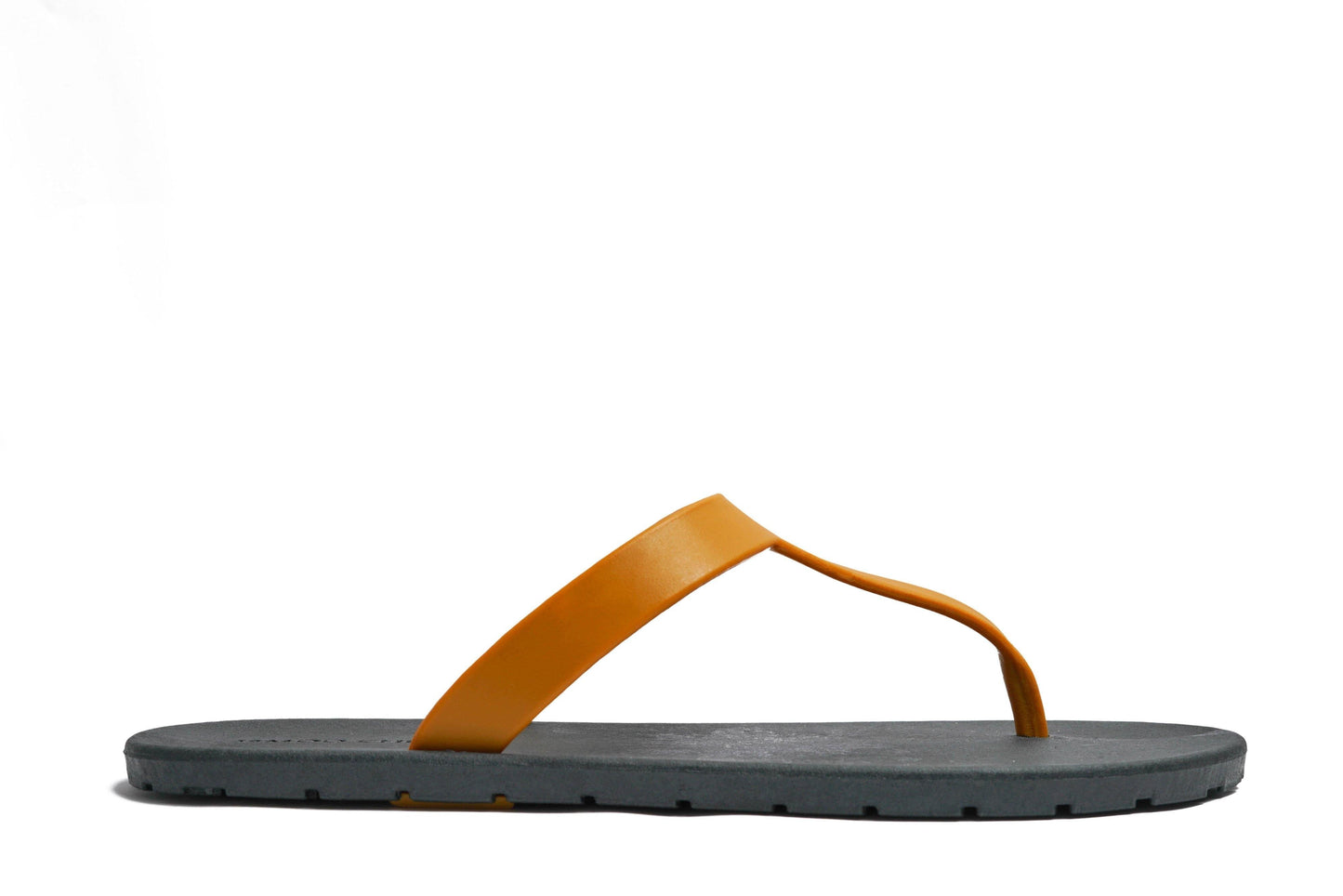 THONGS SEMELLE NOIR ET LANIÈRE CARAMEL
