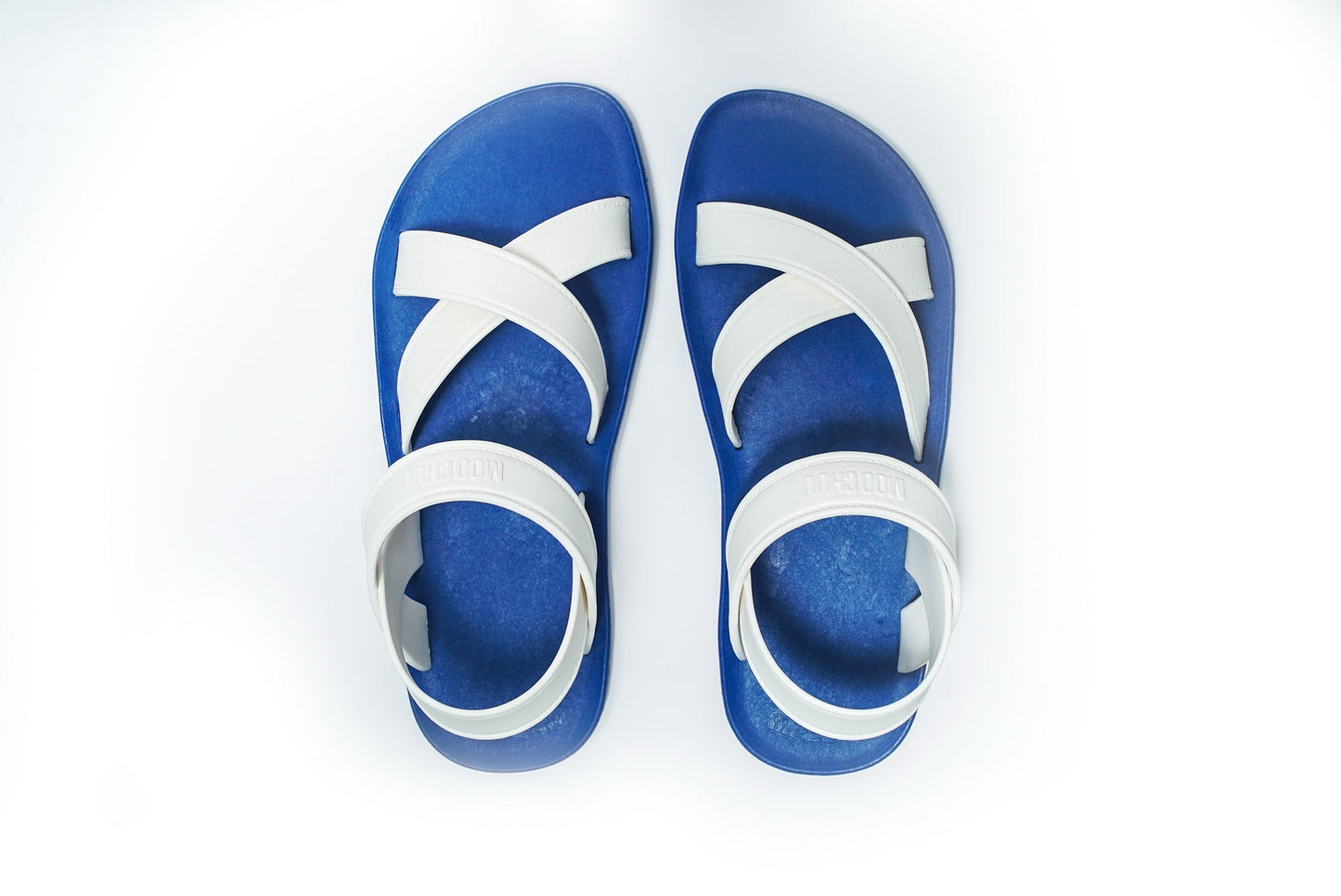 CROSS PLUS SEMELLE BLEU ET LANIÈRE BLANCHE