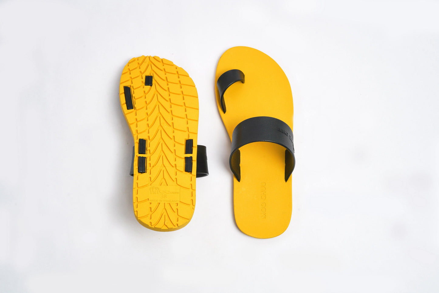 PORT THUMB SEMELLE JAUNE ET LANIÈRE NOIR