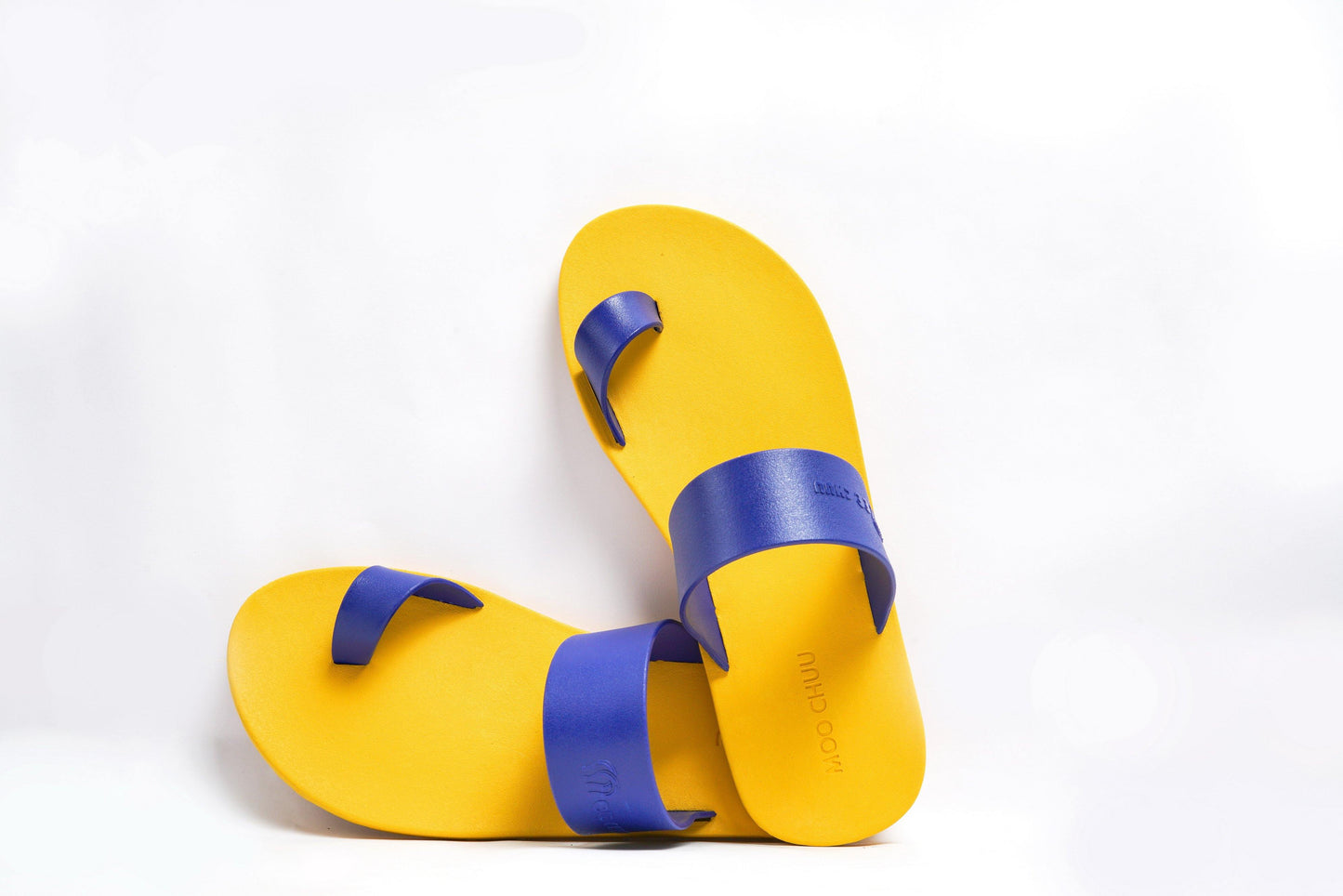 PORT THUMB SEMELLE JAUNE ET LANIÈRE BLEU