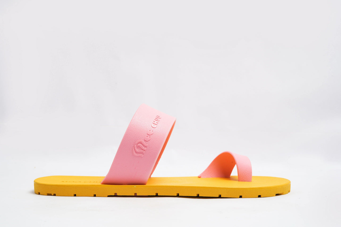 PORT THUMB SEMELLE JAUNE ET LANIÈRE ROSE CLAIR