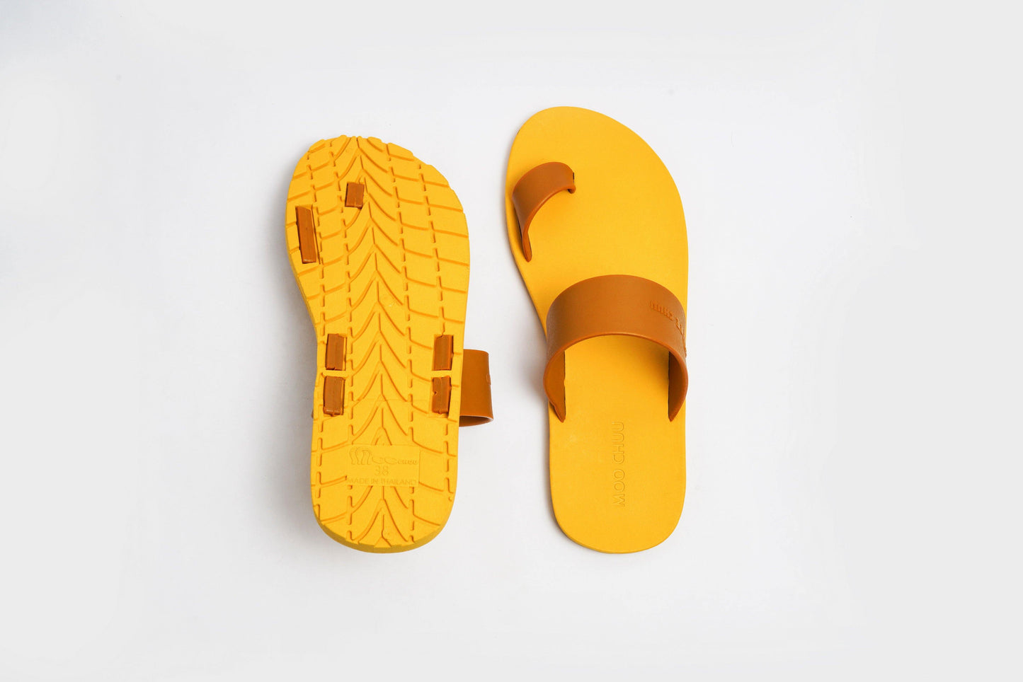 PORT THUMB SEMELLE JAUNE ET LANIÈRE CARAMEL