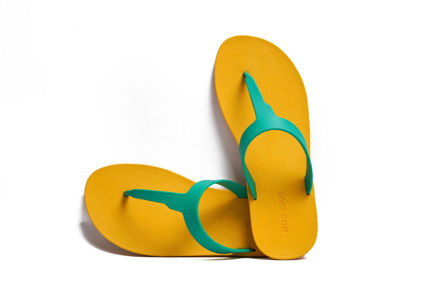 THONGS SEMELLE JAUNE ET LANIÈRE VERTE