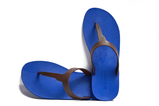 THONGS SEMELLE BLEU ET LANIÈRE MARRON