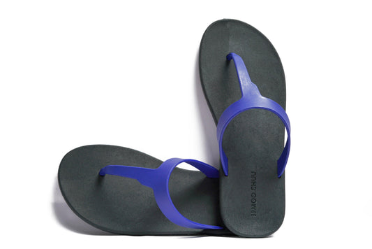 THONGS SEMELLE NOIR ET LANIÈRE BLEU