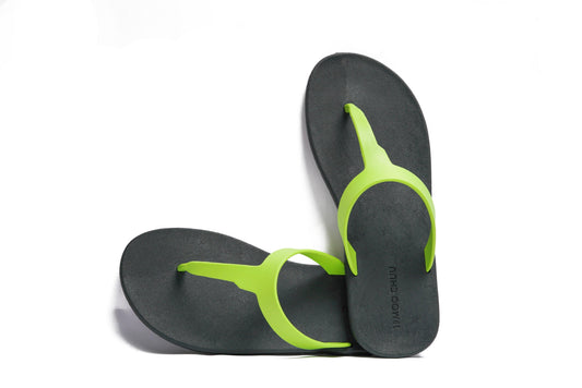 THONGS SEMELLE NOIR ET LANIÈRE CITRON VERT