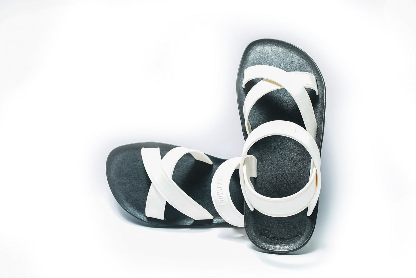 CROSS PLUS SEMELLE NOIR ET LANIÈRE BLANCHE